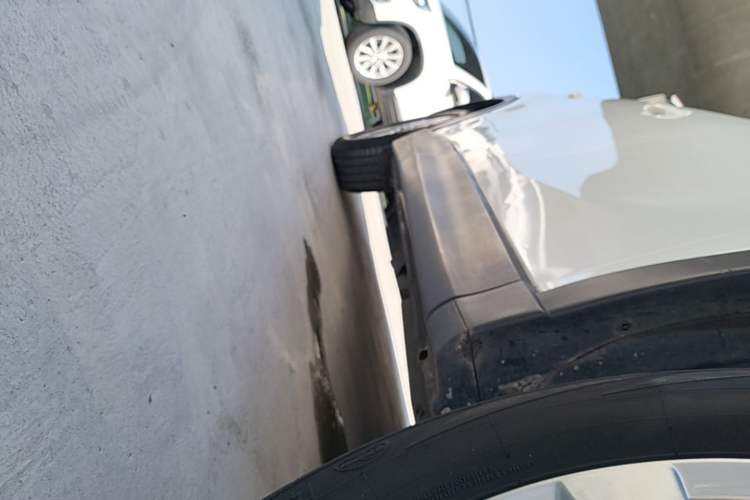 Used Mazda CX-5 2015 2.0L Automatic Two-Wheel Drive Urban Version Right Side Sill