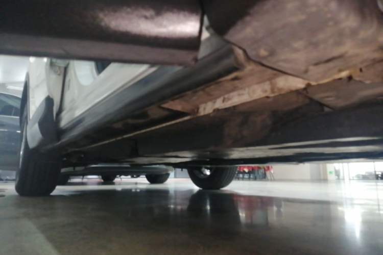 Used Mazda CX-5 2015 2.0L Automatic Two-Wheel Drive Urban Version Right Side Sill
