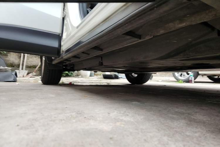 Used Mazda CX-5 2015 2.0L Automatic 4x4 Luxury Edition Right Side Sill