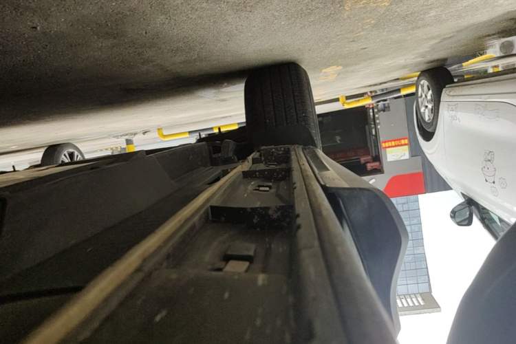 Used Mazda CX-5 2015 2.0L Automatic Two-Wheel Drive Urban Version Right Side Sill