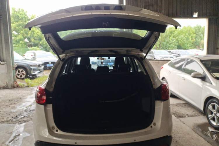 Used Mazda CX-5 2015 2.0L Automatic Two-Wheel Drive Urban Version Trunk