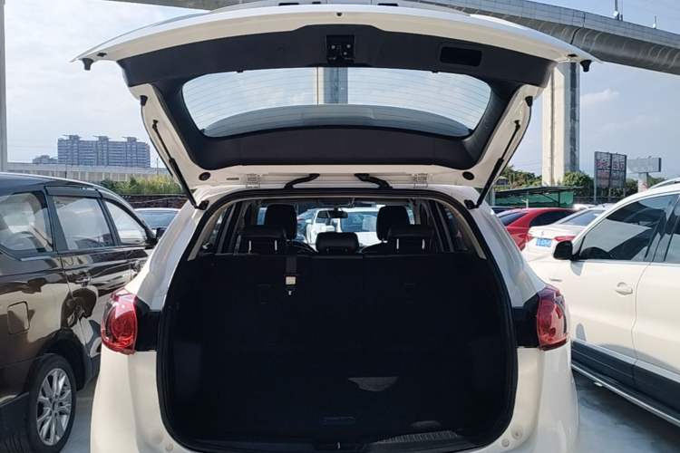Used Mazda CX-5 2015 2.0L Automatic Two-Wheel Drive Urban Version Trunk
