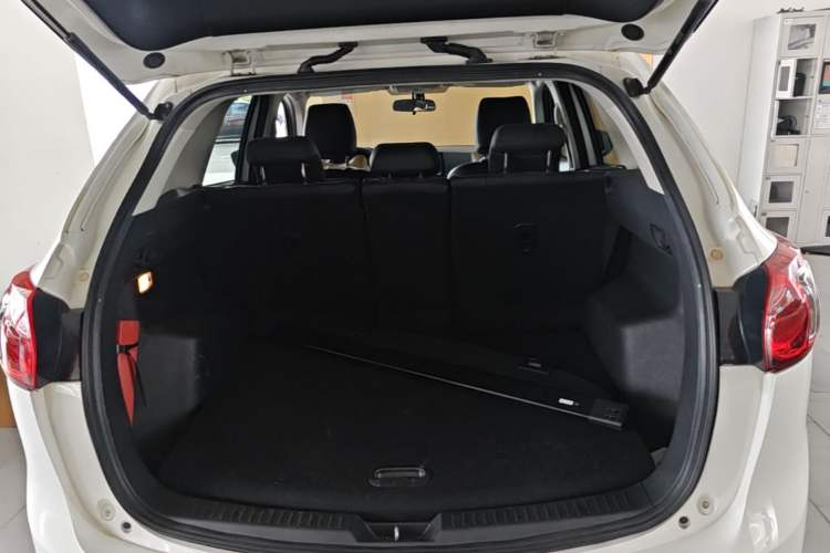 Used Mazda CX-5 2015 2.0L Automatic Two-Wheel Drive Urban Version Trunk