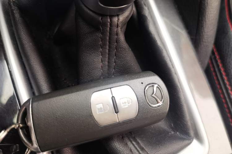Used Mazda CX-5 2015 2.0L Automatic Two-Wheel Drive Urban Version Vehicle Key