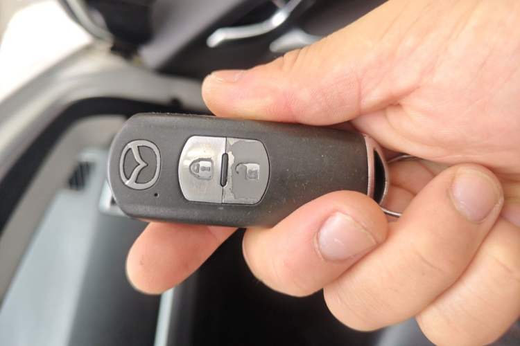 Used Mazda CX-5 2015 2.0L Automatic Two-Wheel Drive Urban Version Vehicle Key