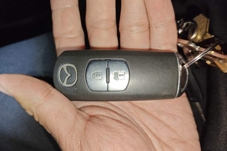 Used Mazda CX-5 2015 2.0L Automatic Two-Wheel Drive Urban Version Vehicle Key