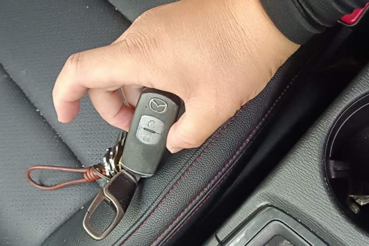 Used Mazda CX-5 2015 2.0L Automatic Two-Wheel Drive Urban Version Vehicle Key