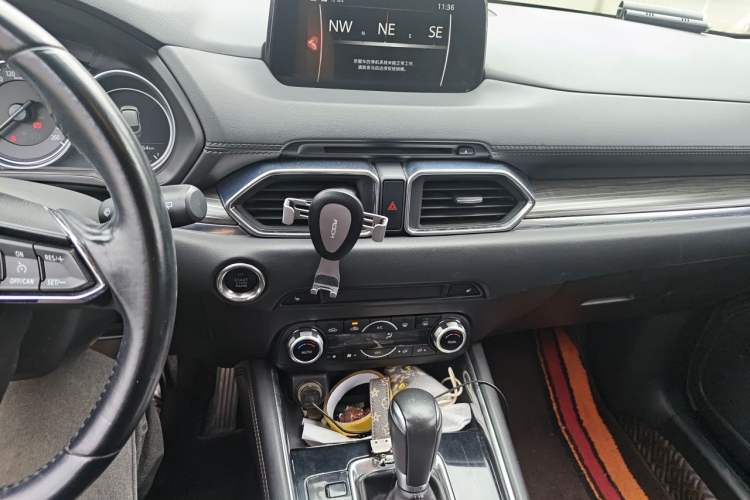 Used Mazda CX-5 2017 2.5L Automatic 2WD ZhiZun Version China VI Standard Audio And AC Panel