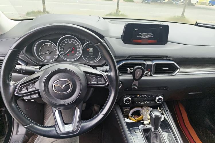 Used Mazda CX-5 2017 2.5L Automatic 2WD ZhiZun Version China VI Standard Center Console