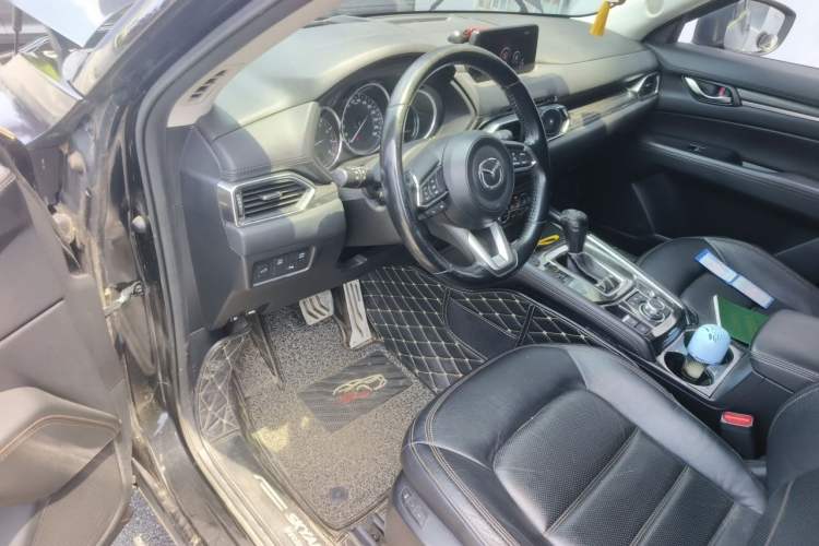 Used Mazda CX-5 2017 2.5L Automatic 4x4 ZhiZun Version China V Standard Driver Seat