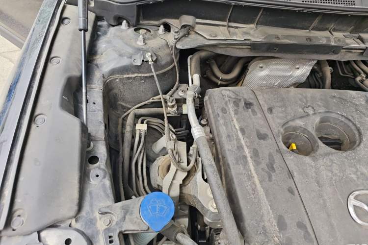 Used Mazda CX-5 2017 2.5L Automatic 2WD ZhiZun Version China VI Standard Engine Bay Right