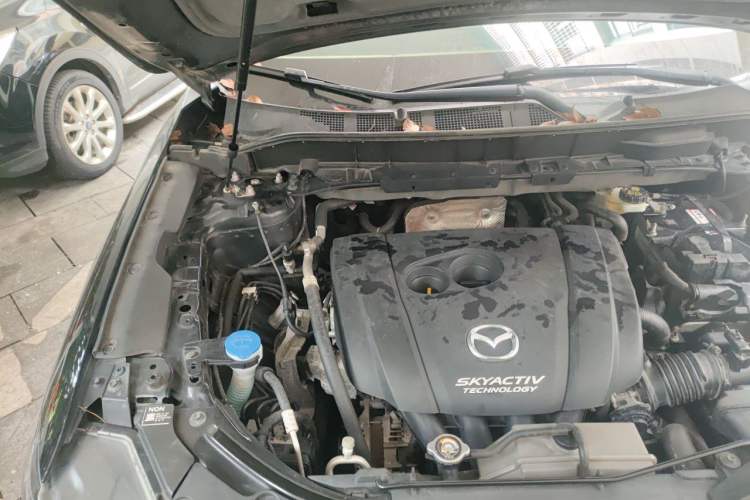 Used Mazda CX-5 2017 2.0L Automatic 2WD ZhiShang Trim China VI Standard Engine Bay Right