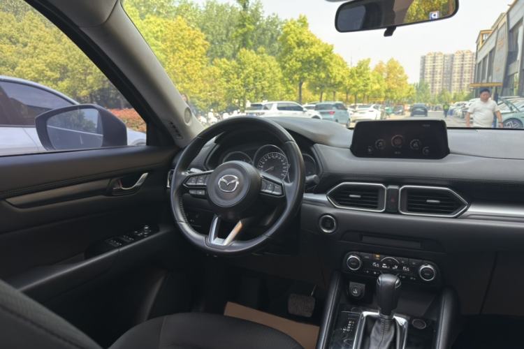 Used Mazda CX-5 2017 2.0L Automatic 2WD ZhiShang Trim China V Standard Interior 8