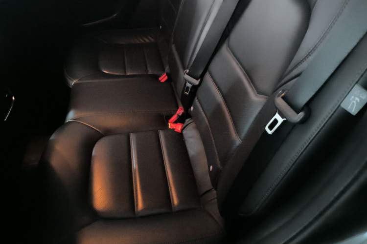 Used Mazda CX-5 2017 2.5L Automatic 2WD ZhiZun Version China V Standard Left Rear Seat