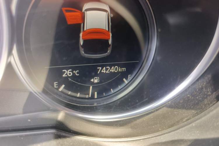 Used Mazda CX-5 2017 2.5L Automatic 4x4 ZhiZun Version China V Standard Odometer Close Up
