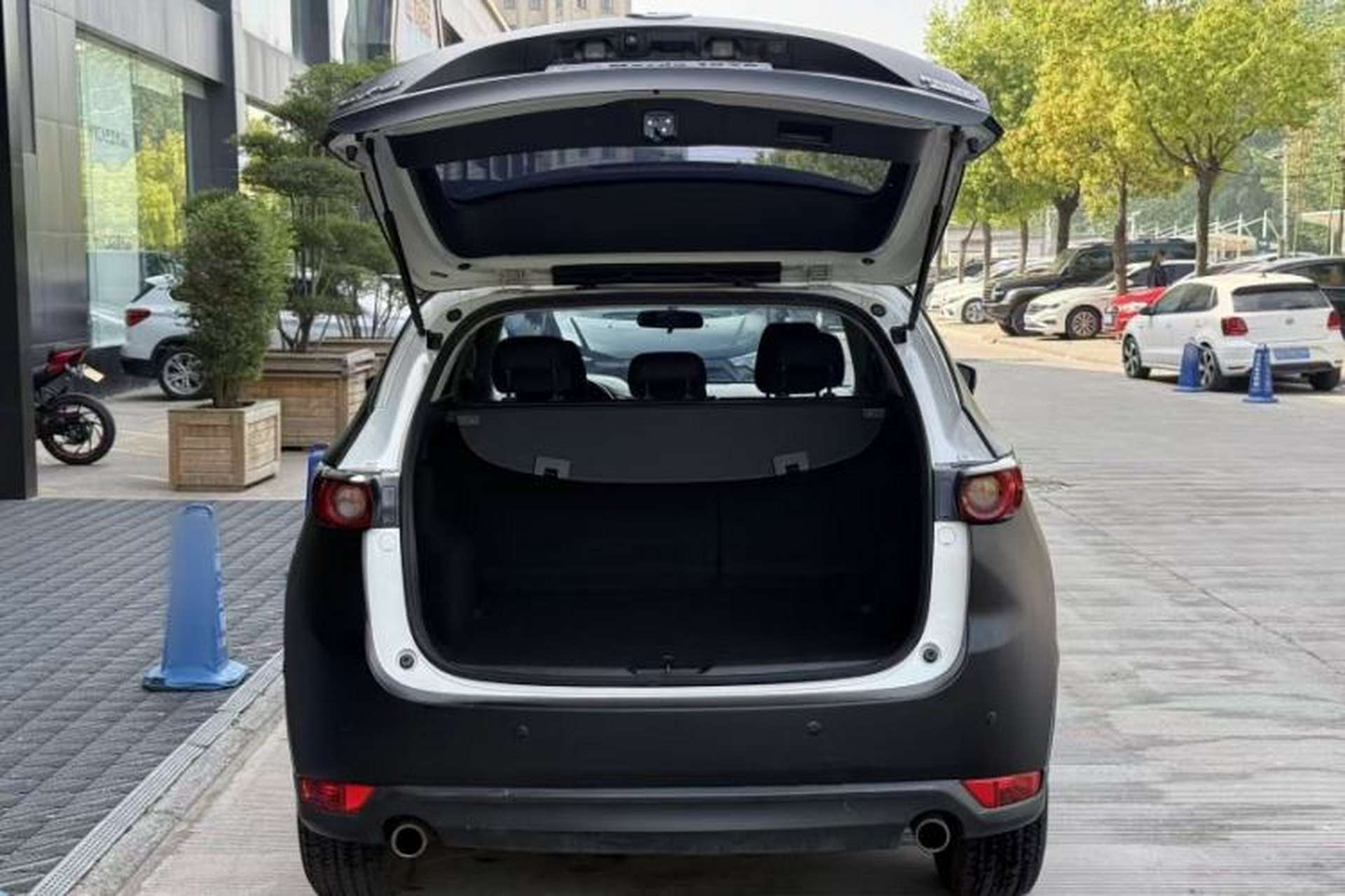 Used Mazda CX-5 2017 2.0L Automatic 2WD ZhiShang Trim China V Standard Trunk