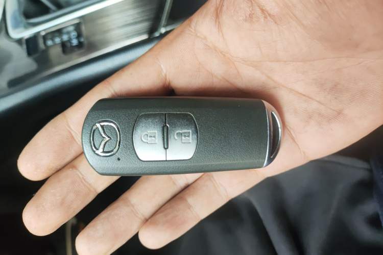 Used Mazda CX-5 2017 2.0L Automatic 2WD ZhiShang Trim China VI Standard Vehicle Key