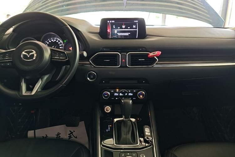 Used Mazda CX-5 2017 2.5L Automatic 4x4 ZhiZun Version China V Standard Audio And AC Panel