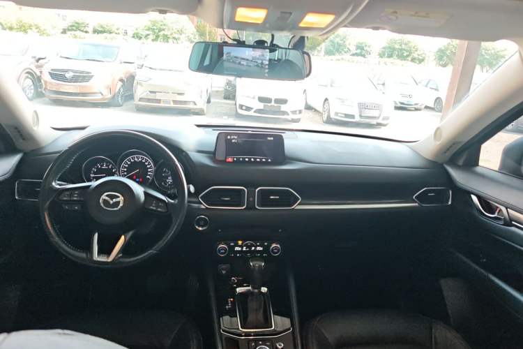 Used Mazda CX-5 2017 2.0L Automatic 2WD Smart Enjoyment Version China VI Standard Center Console