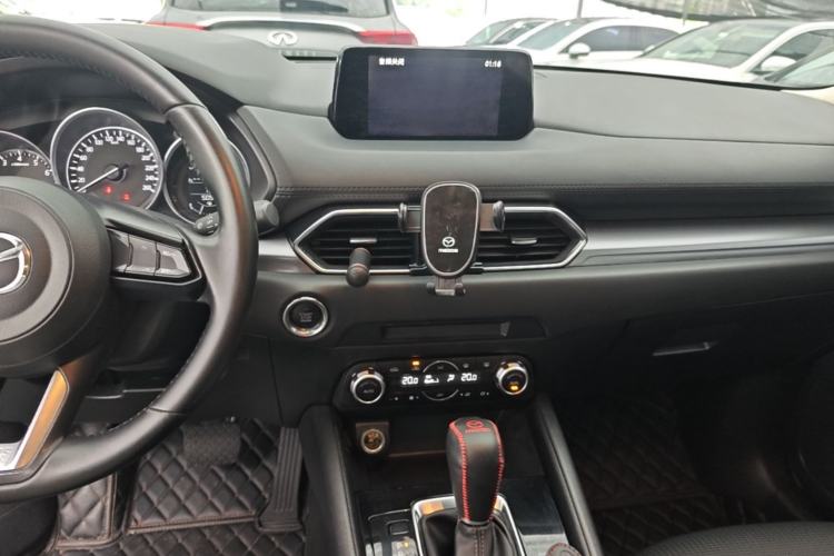 Used Mazda CX-5 2017 2.0L Automatic 2WD ZhiShang Trim China V Standard Center Console