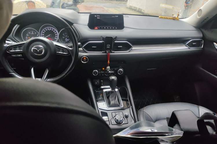 Used Mazda CX-5 2017 2.0L Automatic 2WD Smart Enjoyment Version China V Standard Center Console