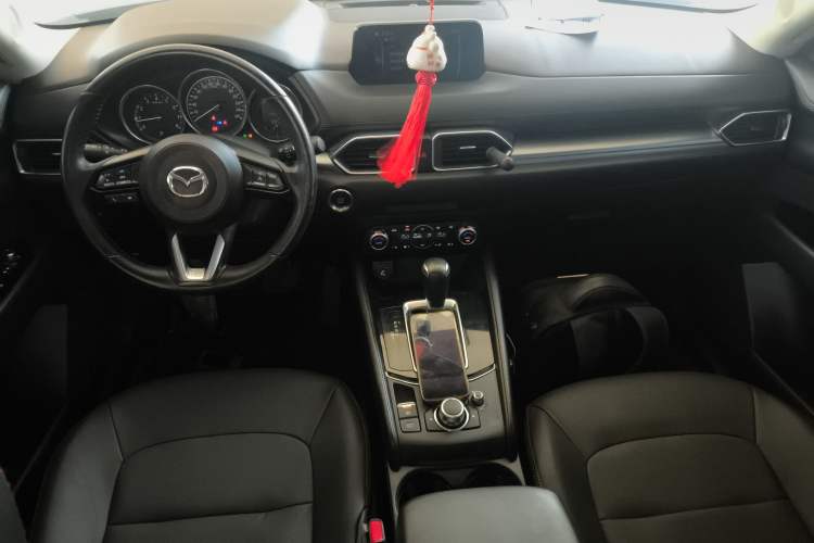 Used Mazda CX-5 2017 2.0L Automatic 2WD ZhiShang Trim China V Standard Center Console