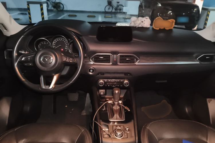 Used Mazda CX-5 2017 2.0L Automatic 2WD Smart Enjoyment Version China VI Standard Center Console