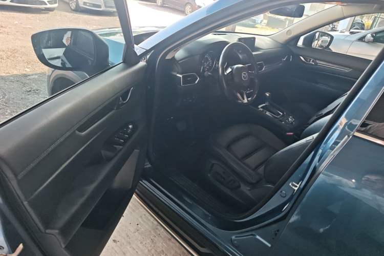 Used Mazda CX-5 2017 2.0L Automatic 2WD Smart Enjoyment Version China VI Standard Driver Seat