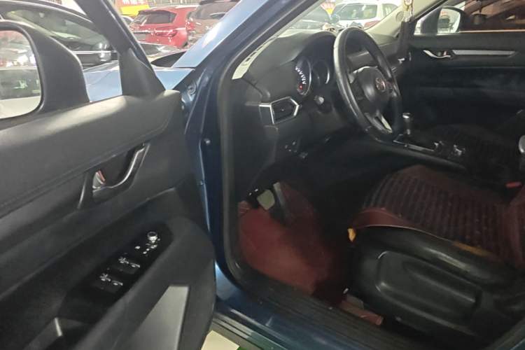 Used Mazda CX-5 2017 2.0L Automatic 2WD ZhiShang Trim China VI Standard Driver Seat