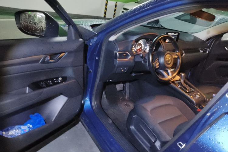 Used Mazda CX-5 2017 2.0L Automatic 2WD ZhiShang Trim China V Standard Driver Seat
