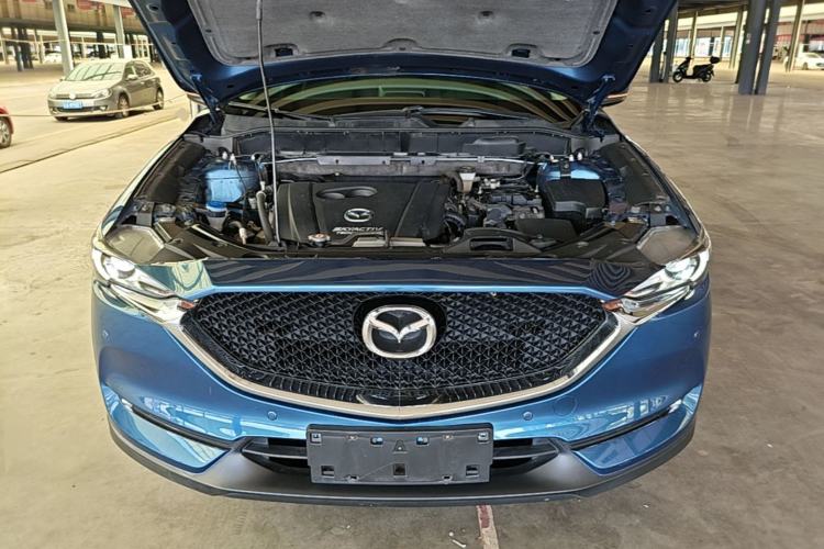 Used Mazda CX-5 2017 2.5L Automatic 4x4 ZhiZun Version China V Standard Engine Bay