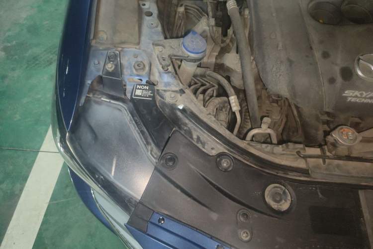 Used Mazda CX-5 2017 2.0L Automatic 2WD ZhiShang Trim China VI Standard Engine Bay Right