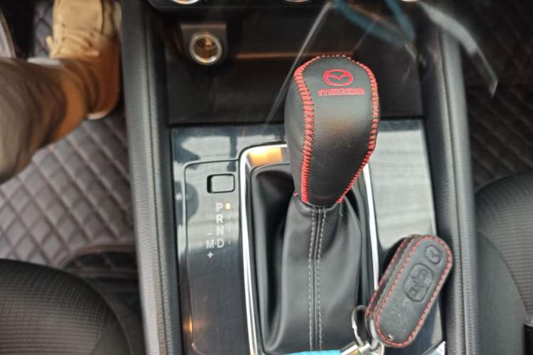 Used Mazda CX-5 2017 2.0L Automatic 2WD ZhiShang Trim China V Standard Gear Lever