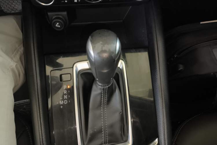 Used Mazda CX-5 2017 2.0L Automatic 2WD ZhiShang Trim China V Standard Gear Lever