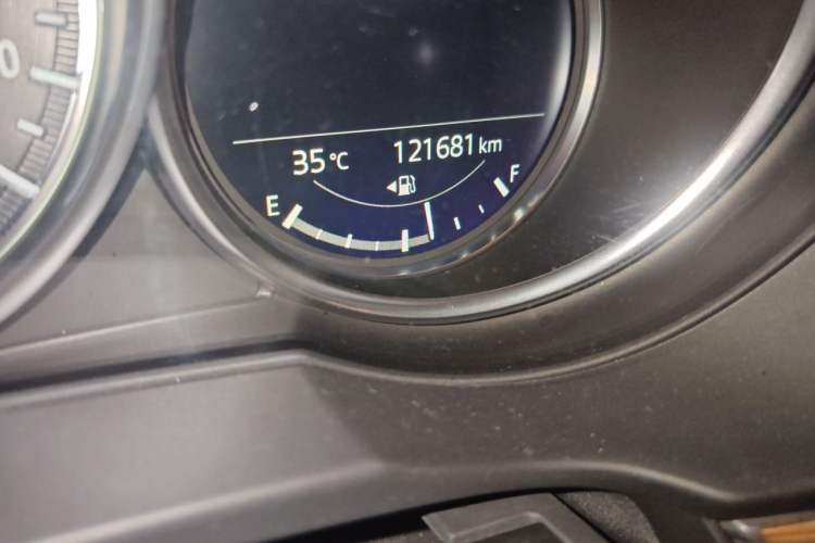 Used Mazda CX-5 2017 2.5L Automatic 4x4 ZhiZun Version China V Standard Odometer Close Up