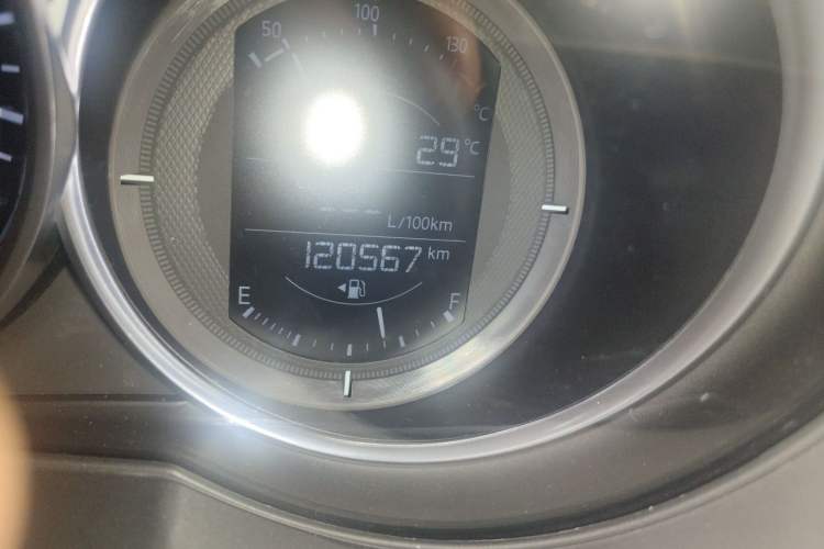 Used Mazda CX-5 2017 2.0L Automatic 2WD ZhiShang Trim China VI Standard Odometer Close Up