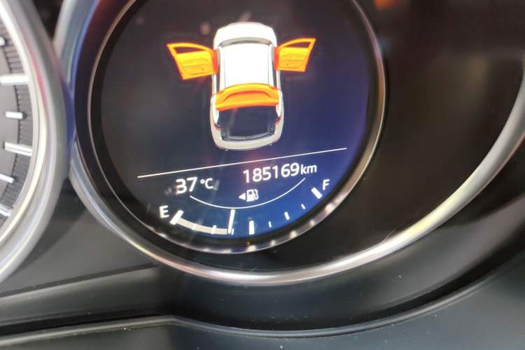 Used Mazda CX-5 2017 2.5L Automatic 4x4 Flagship Version China V Standard Odometer Close Up
