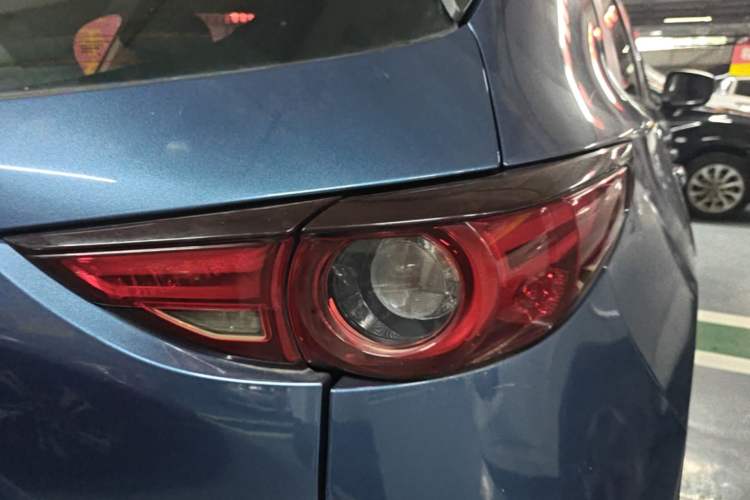 Used Mazda CX-5 2017 2.0L Automatic 2WD ZhiShang Trim China VI Standard Right Rear Taillight
