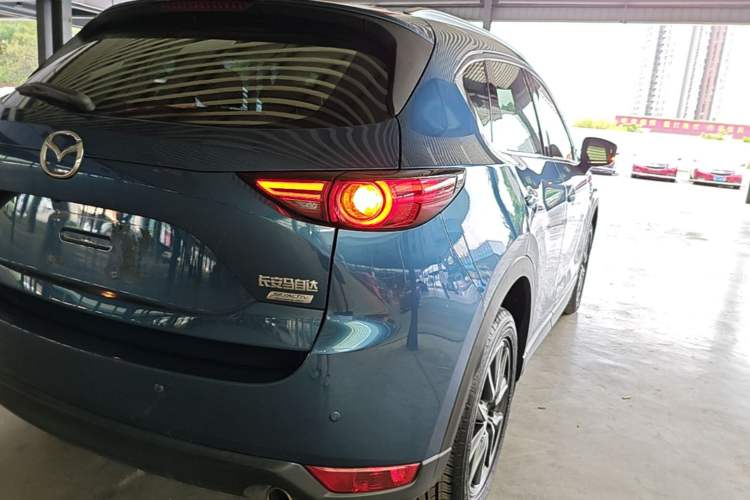 Used Mazda CX-5 2017 2.5L Automatic 4x4 ZhiZun Version China V Standard Right Rear Taillight