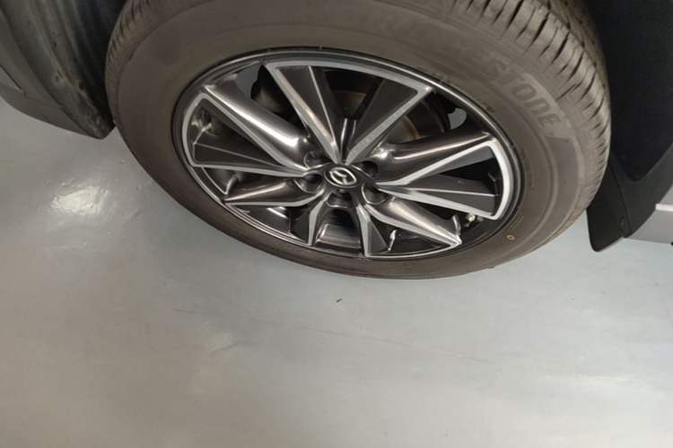 Used Mazda CX-5 2017 2.5L Automatic 4x4 Flagship Version China V Standard Right Rear Wheel Hub