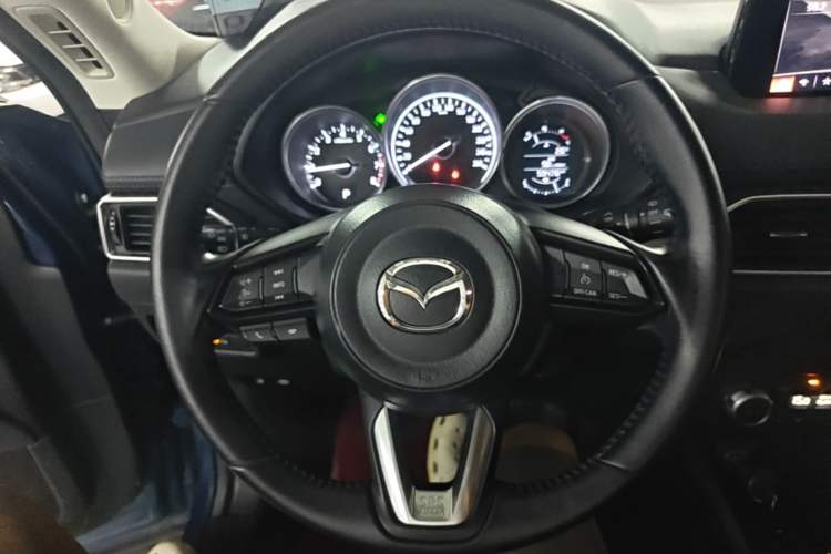 Used Mazda CX-5 2017 2.0L Automatic 2WD ZhiShang Trim China VI Standard Steering Wheel