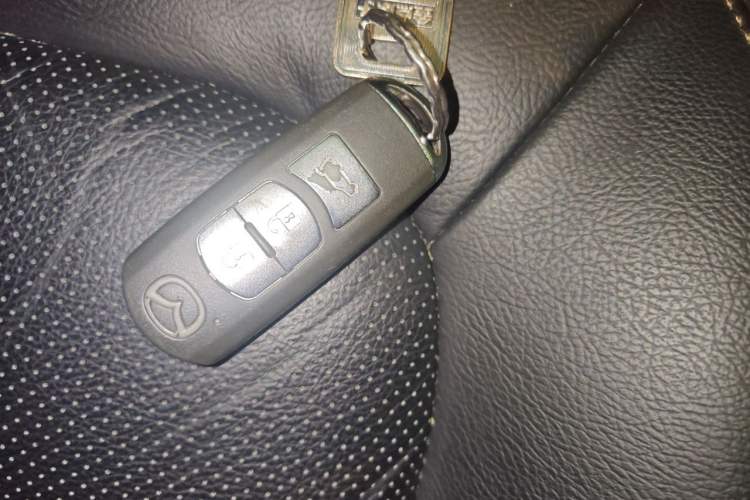 Used Mazda CX-5 2017 2.5L Automatic 4x4 ZhiZun Version China V Standard Vehicle Key