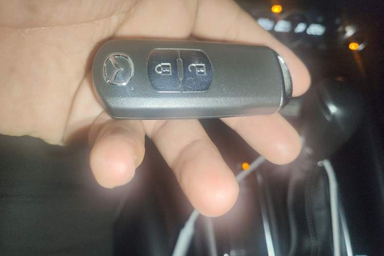 Used Mazda CX-5 2017 2.0L Automatic 2WD ZhiShang Trim China VI Standard Vehicle Key