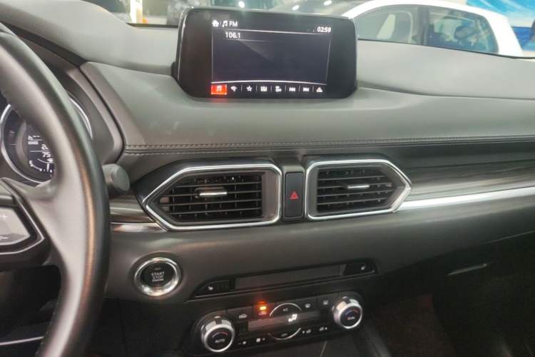 Used Mazda CX-5 2017 2.0L Automatic 2WD Smart Enjoyment Version China V Standard Audio And AC Panel