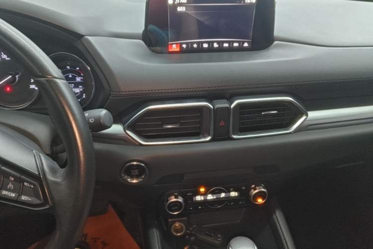 Used Mazda CX-5 2017 2.0L Automatic 2WD ZhiShang Trim China V Standard Audio And AC Panel
