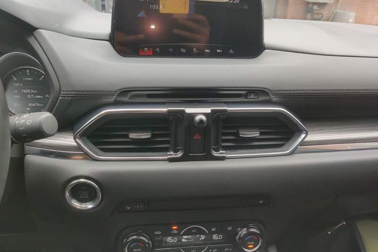 Used Mazda CX-5 2017 2.5L Automatic 4x4 ZhiZun Version China V Standard Audio And AC Panel