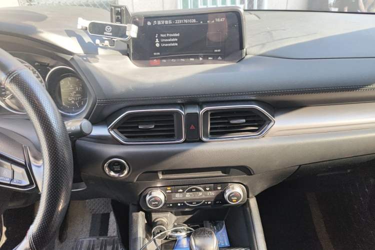 Used Mazda CX-5 2017 2.0L Automatic 2WD ZhiShang Trim China V Standard Audio And AC Panel