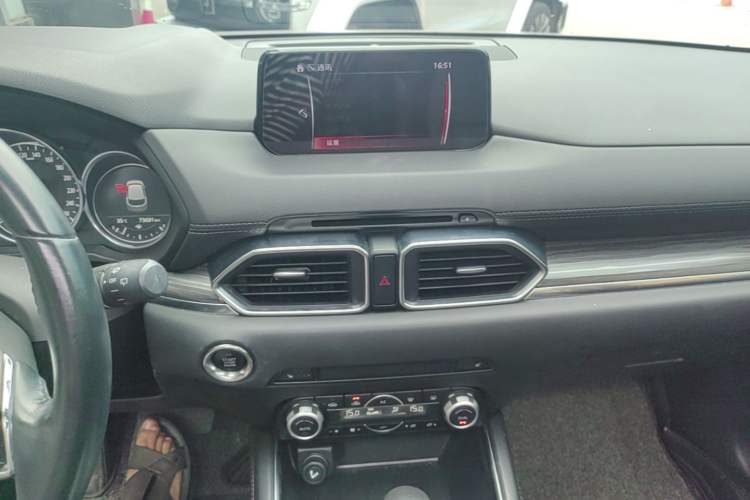 Used Mazda CX-5 2017 2.5L Automatic 4x4 ZhiZun Version China V Standard Audio And AC Panel