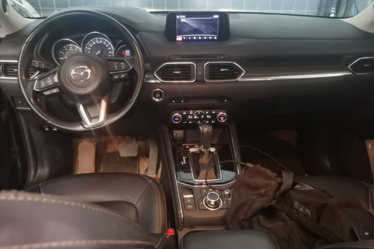 Used Mazda CX-5 2017 2.5L Automatic 4x4 Flagship Version China VI Standard Center Console