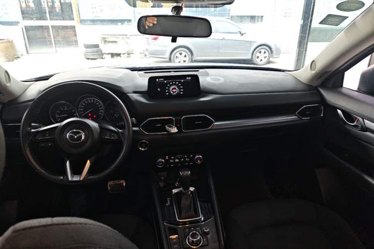Used Mazda CX-5 2017 2.0L Automatic 2WD ZhiShang Trim China V Standard Center Console